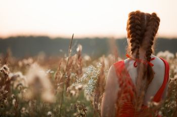 fryzura luźny warkocz